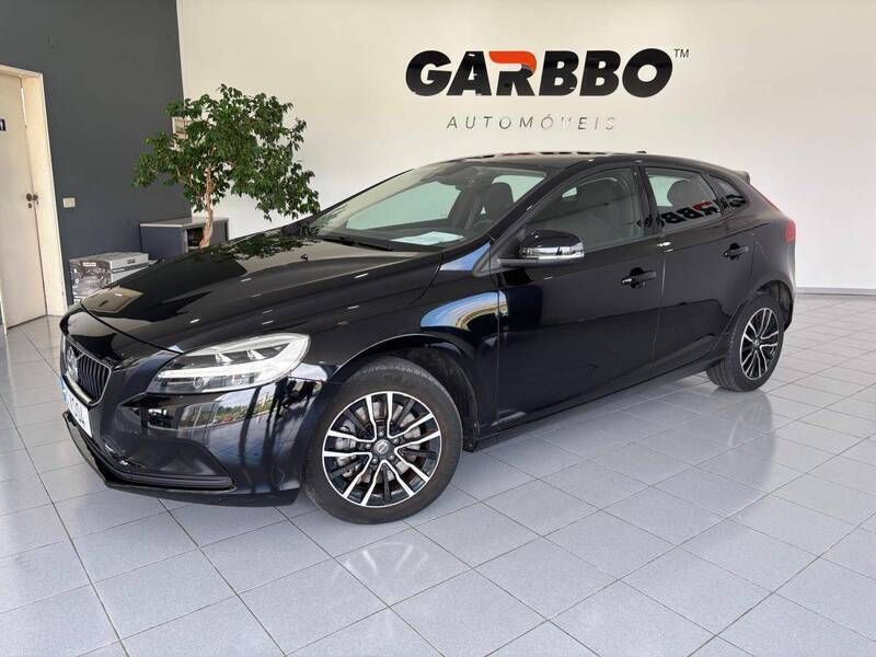 Preto Usado 2019 Volvo V40 Carrinha | € 19.950 (Preço justo) - Imagem 1/4
