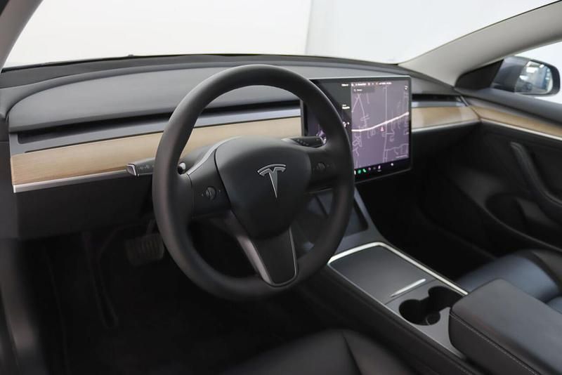 Usado Tesla Model 3 208 kW (283 HP) 2023 Cinzento Sedan