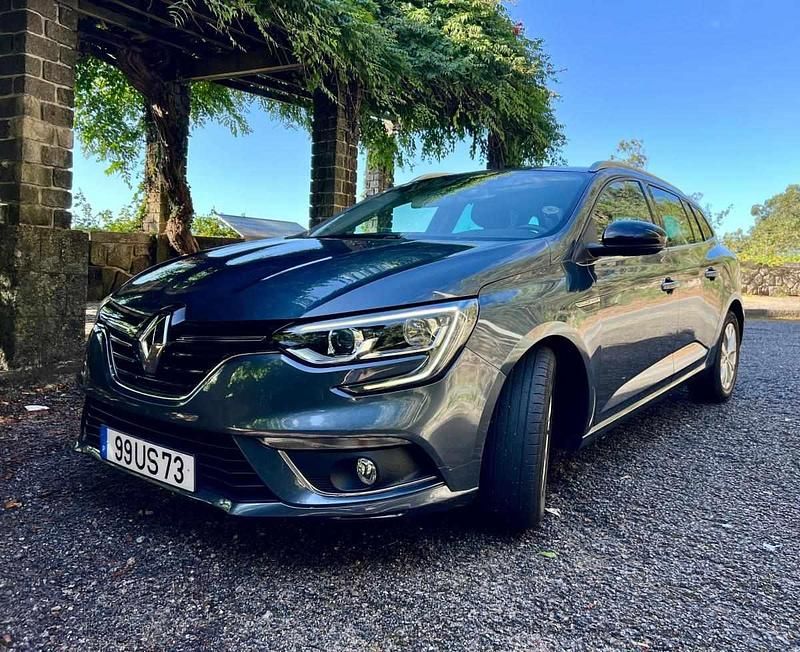 Cinzento Usado 2018 Renault Mégane GrandTour Carrinha | € 14.500 (Bom preço) - Imagem 1/4