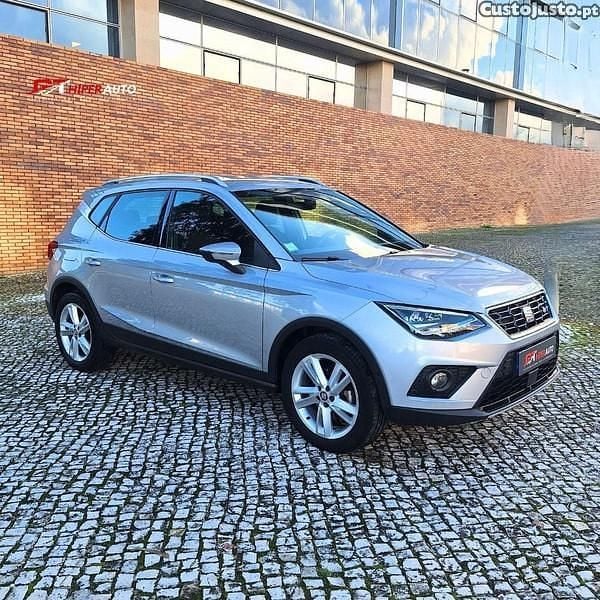 Cinza Usado 2021 Seat Arona FR SUV | € 16.990 (Bom preço) - Imagem 1/1