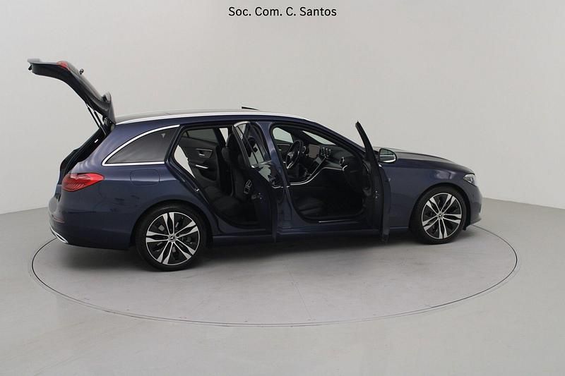 Usado Mercedes C220 Avantgarde 197 HP (144 kW) 2024 Vermelho Carrinha