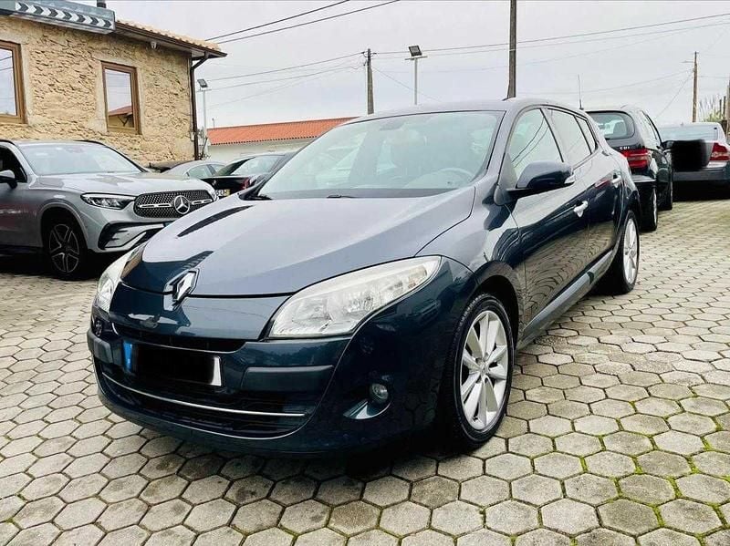 Preto Usado 2010 Renault Mégane III Dynamique | € 7.490 (Preço justo) - Imagem 1/4