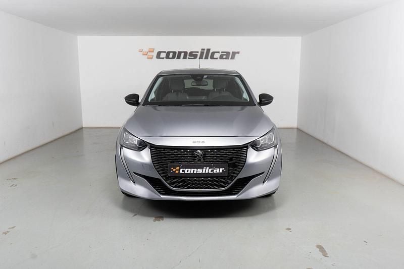 Cinza Usado 2022 Peugeot e-208 Allure Citadino | € 17.890 (Bom preço) - Imagem 1/4