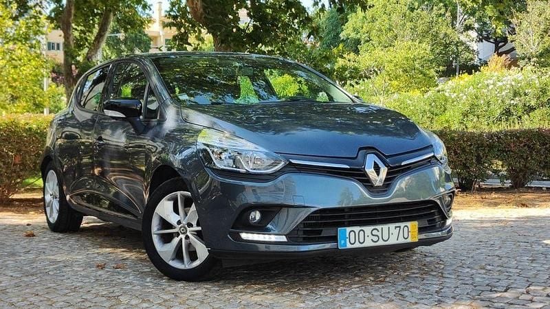 Usado 2017 Renault Clio IV Sedan | € 10.900 (Preço justo) - Imagem 1/4