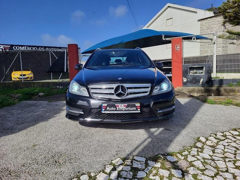 Usado Mercedes C250 Avantgarde 204 HP (150 kW) 2013 Preto Carrinha