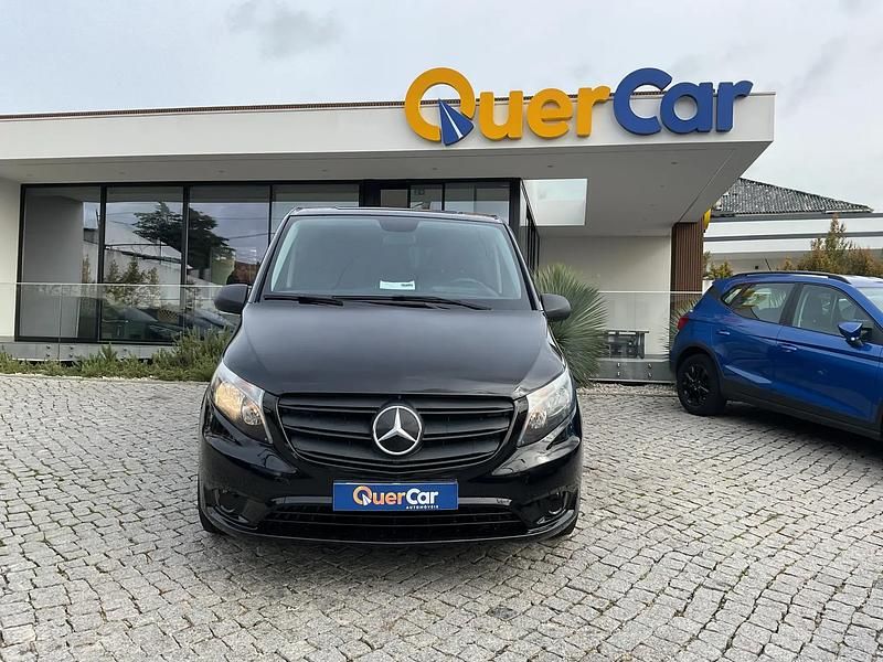 Usado Mercedes Vito 163 HP (119 kW) 2023 Preto Van