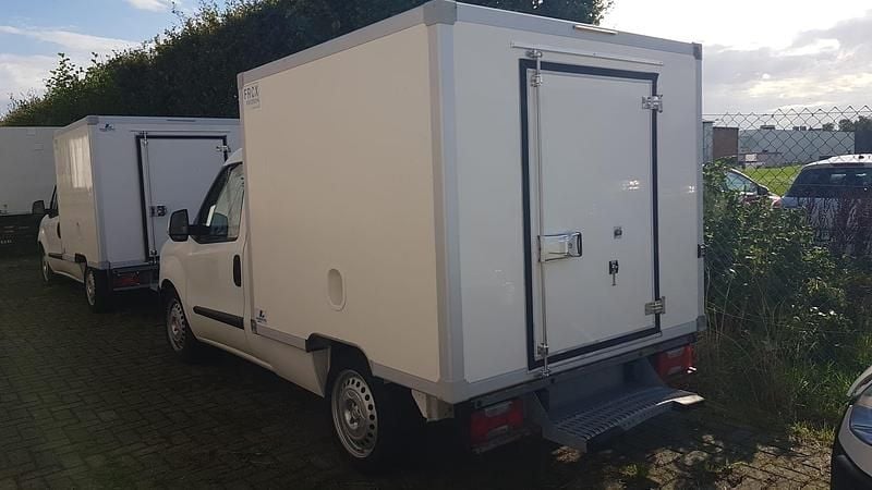 Usado Fiat Doblò Easy 90 HP (66 kW) 2013 Branco Monovolume