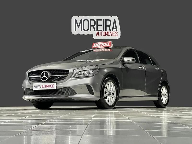Usado Mercedes A180 109 HP (80 kW) 2016 Cinzento