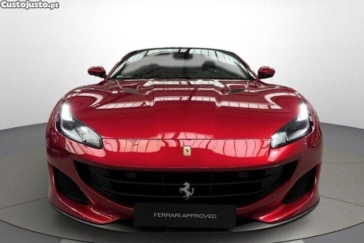 Vermelho Usado 2019 Ferrari Portofino Sedan | € 227.600 - Imagem 1/1