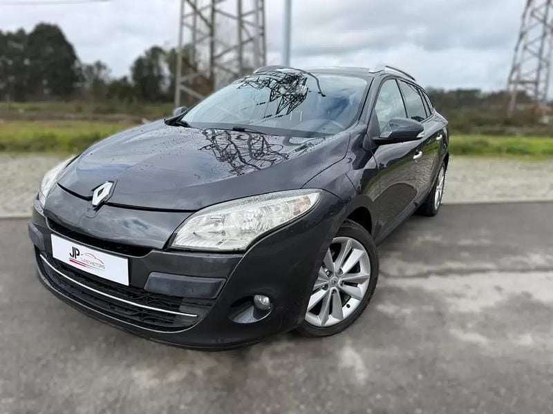 Usado Renault Mégane GrandTour Dynamique 110 HP (80 kW) 2011 Cinza escuro Carrinha