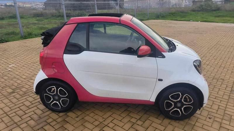 Usado Smart ForTwo Cabrio 71 HP (52 kW) 2016 Branco Cabrios