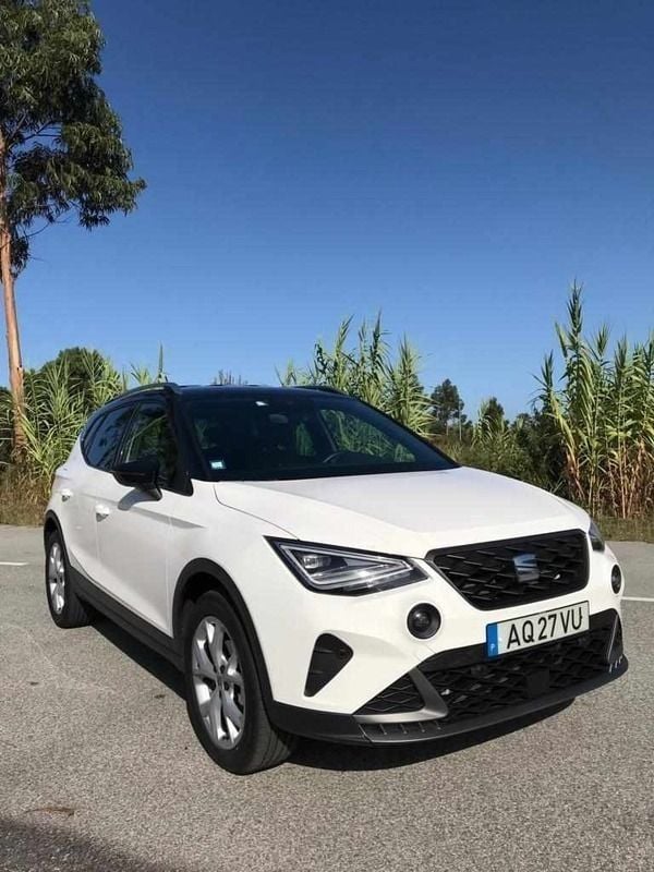 Branco Usado 2022 Seat Arona SUV | € 22.500 (Caro) - Imagem 1/4
