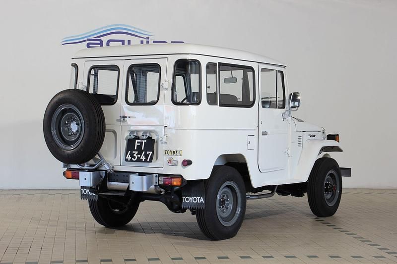 Usado Toyota Land Cruiser 76 HP (55 kW) 1986 Branco SUV