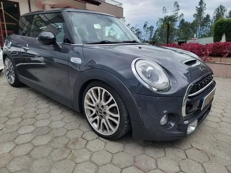 Cinzento Usado 2015 Mini Cooper SD Citadino | € 20.990 (Preço justo) - Imagem 1/4