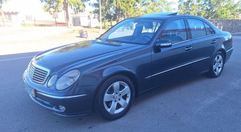 Usado 2003 Mercedes E270 | € 5.900 (Super Preço) - Imagem 1/4