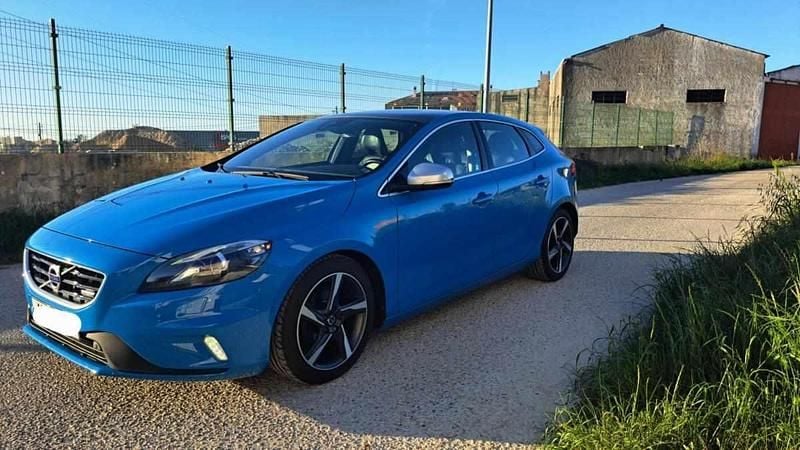 Usado Volvo V40 R-Design 114 HP (83 kW) 2013 Azul Carrinha