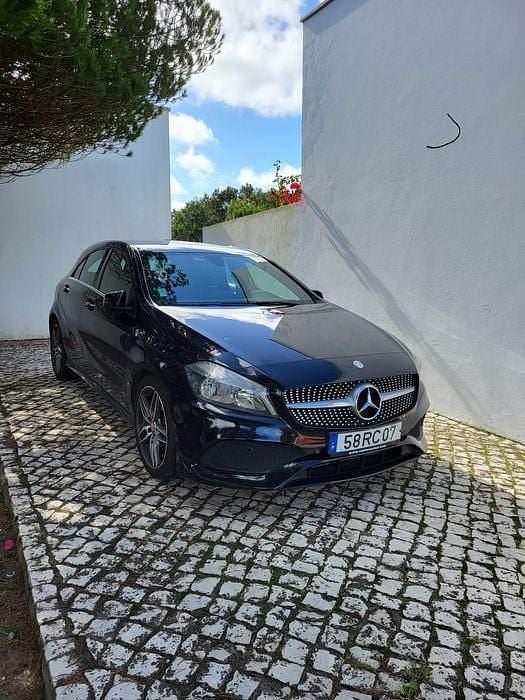 Preto Usado 2016 Mercedes A180 AMG Sedan | € 17.999 (Preço justo) - Imagem 1/4
