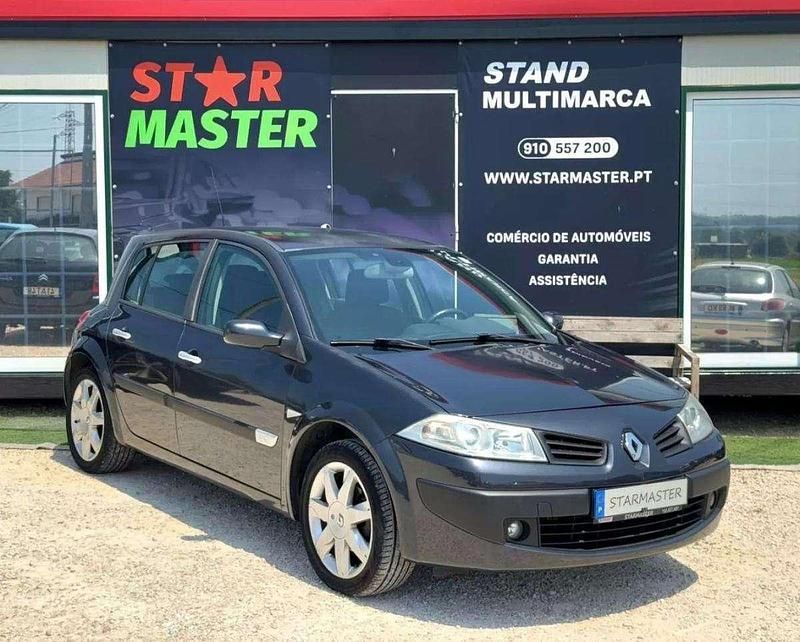 Cinzento Usado 2007 Renault Mégane II Dynamique Citadino | € 4.250 (Preço justo) - Imagem 1/4