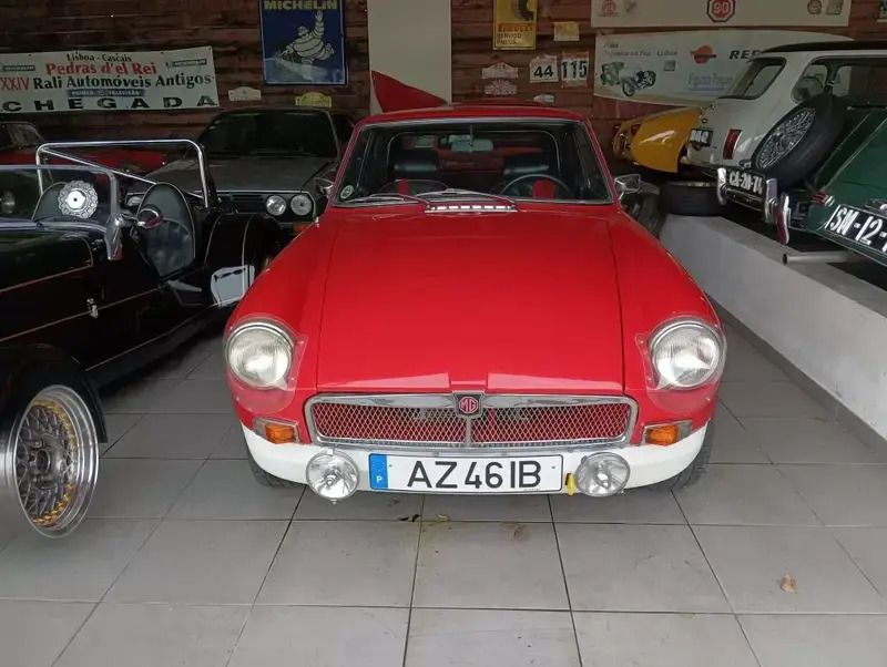 Vermelho Usado 1972 MG B GT Coupé | € 23.500 - Imagem 1/3