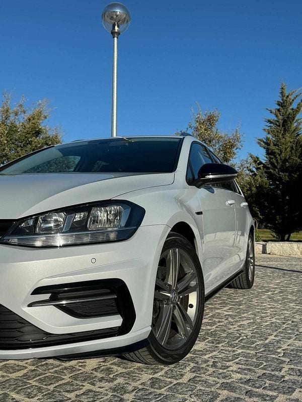Branco Usado 2017 VW Golf VII Carrinha | € 12.250 (Preço justo) - Imagem 1/4