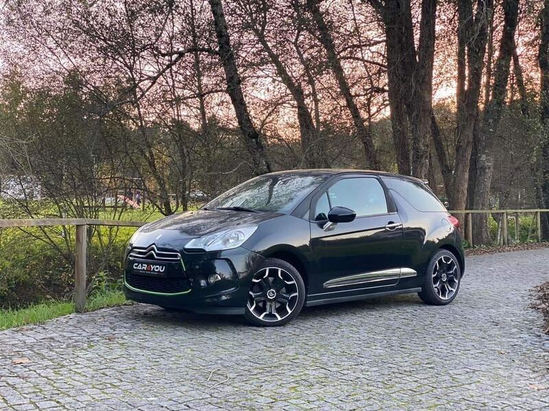 Preto Usado 2012 DS Automobiles DS3 Sport Chic Citadino | € 11.990 - Imagem 1/4