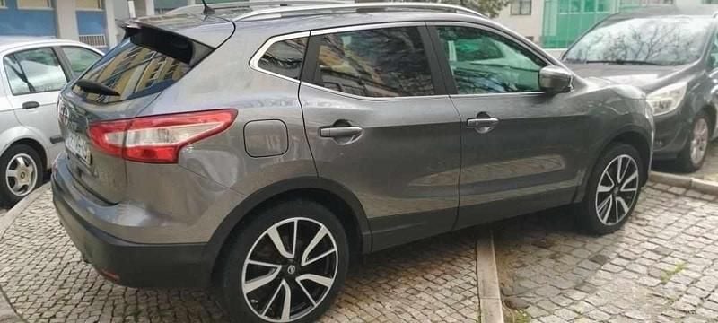 Cinzento Usado 2015 Nissan Qashqai SUV | € 12.900 (Bom preço) - Imagem 1/4