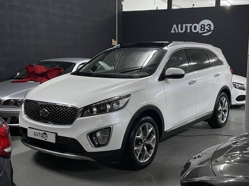 Branco Usado 2016 Kia Sorento SUV | € 19.990 - Imagem 1/4