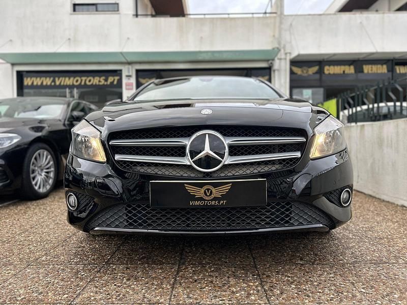 Usado Mercedes A180 Urban 109 HP (80 kW) 2014 Preto