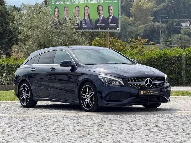 Usado Mercedes CLA180 Shooting Brake AMG line 116 HP (85 kW) 2017 Azul Carrinha