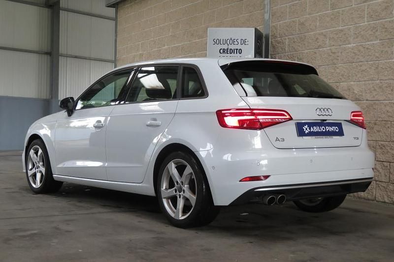 Usado Audi A3 Sport 184 HP (135 kW) 2018 Branco Sedan