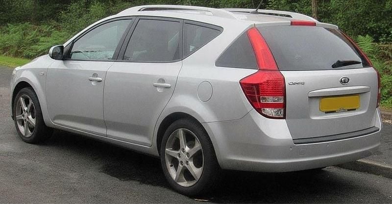 Cinzento Usado 2010 Kia Ceed Sportswagon 2 Carrinha | € 6.000 (Preço elevado) - Imagem 1/2