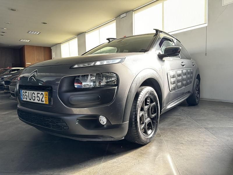 Cinza Usado 2018 Citroën C4 SUV | € 10.880 (Bom preço) - Imagem 1/4