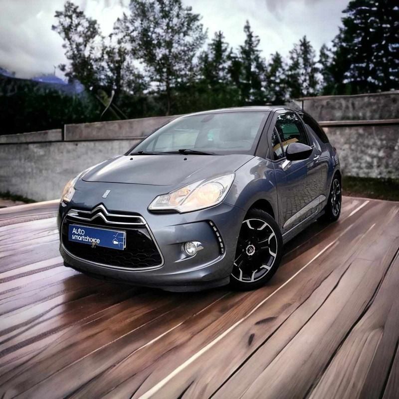 Cinzento Usado 2011 DS Automobiles DS3 Coupé | € 9.000 - Imagem 1/4