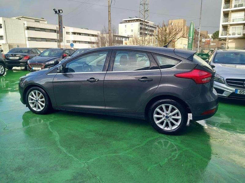 Usado Ford Focus 120 HP (88 kW) 2016 Antracite