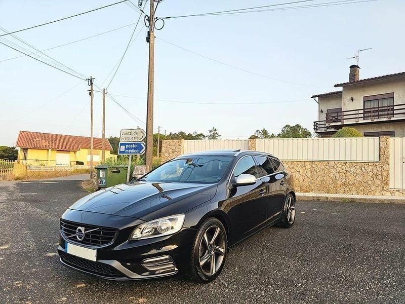 Usado 2015 Volvo V60 R-Design Carrinha | € 12.000 (Bom preço) - Imagem 1/4