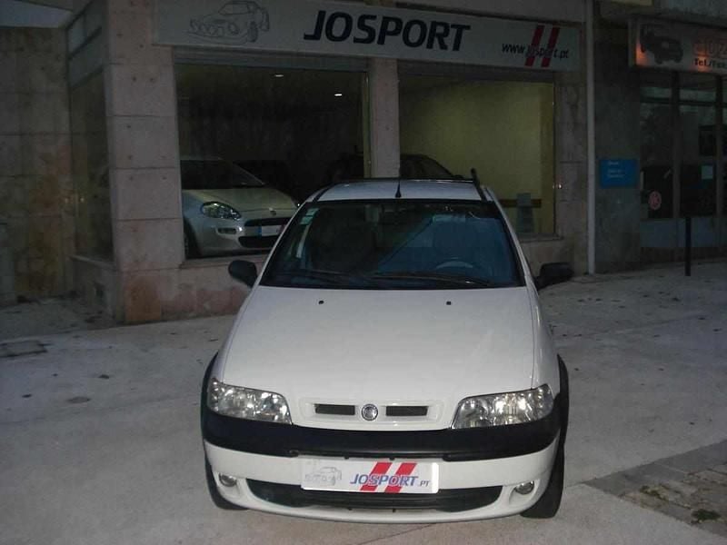 Branco Usado 2005 Fiat Strada | € 6.000 - Imagem 1/4