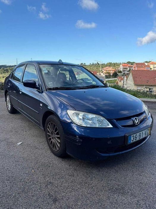 Usado 2004 Honda Civic Exclusive Sedan | € 3.800 - Imagem 1/4