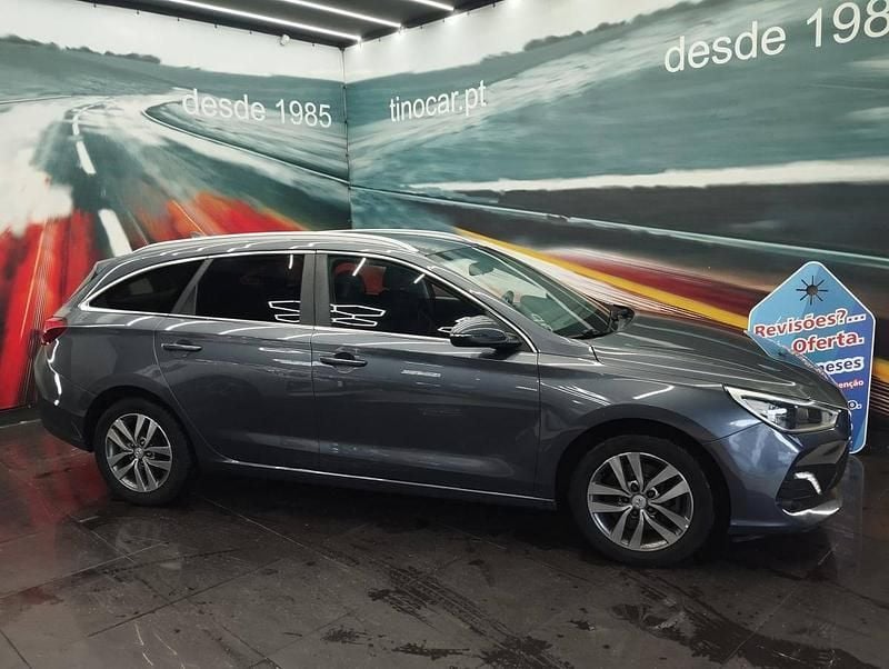 Usado Hyundai i30 116 HP (85 kW) 2019 Cinzento Carrinha