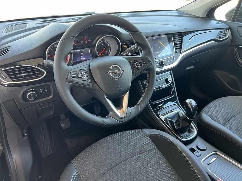 Usado Opel Astra Sport 160 HP (117 kW) 2017 Preto Carrinha