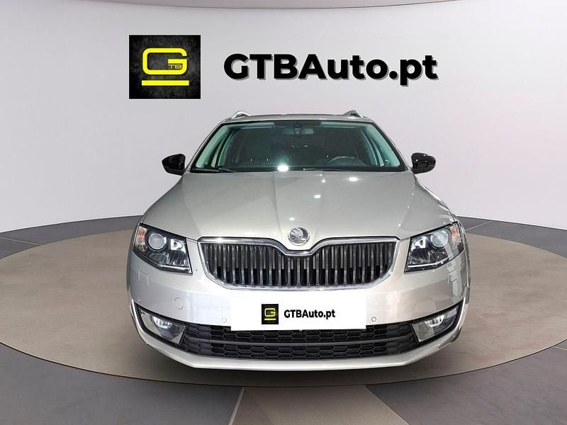 Cinza Usado 2014 Skoda Octavia Active Carrinha | € 12.900 (Caro) - Imagem 1/4