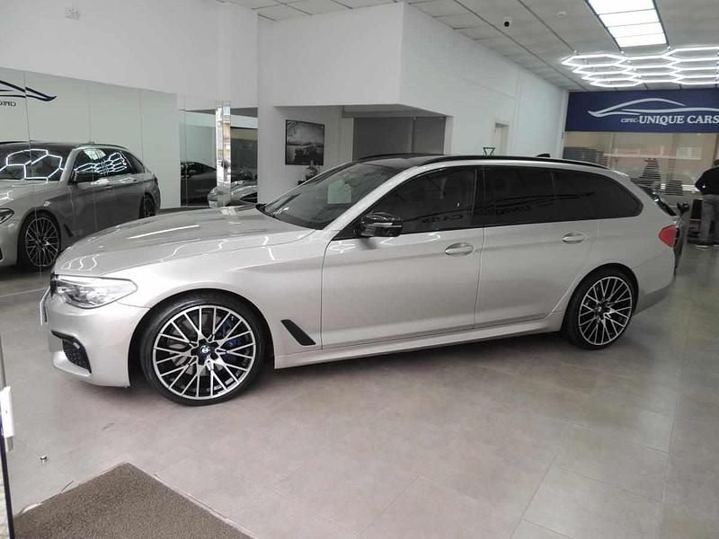 Cinzento Usado 2019 BMW M550 Sedan | € 68.950 - Imagem 1/2