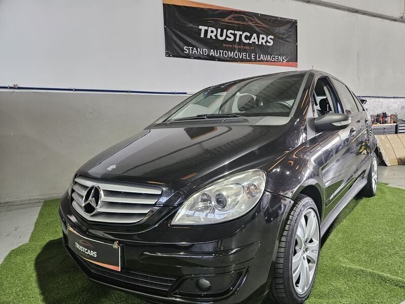 Preto Usado 2008 Mercedes B180 Monovolume | € 8.500 (Preço justo) - Imagem 1/4