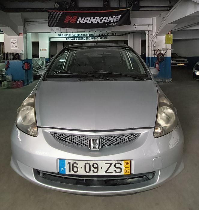 Usado 2005 Honda Jazz LS Citadino | € 2.670 (Caro) - Imagem 1/4