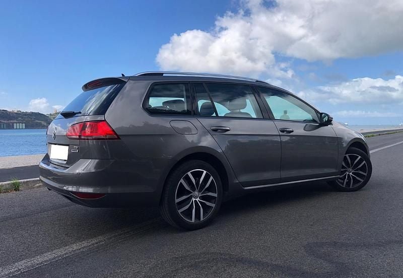 Usado VW Golf VII 110 HP (80 kW) 2017 Cinzento Carrinha