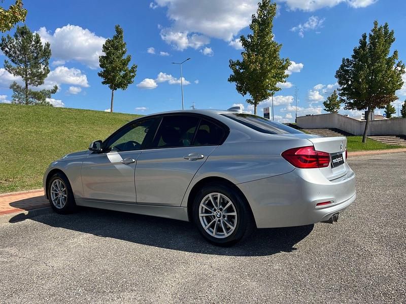 Usado BMW 320 Advantage 190 HP (139 kW) 2016 Cinza Sedan