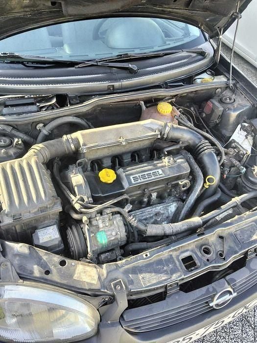 Usado Opel Corsa 2000 Sedan