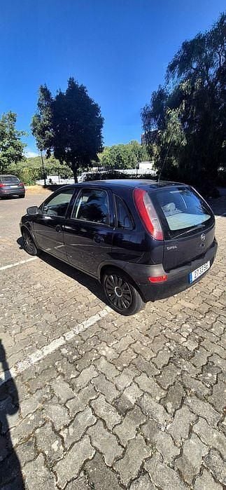 Usado 2001 Opel Corsa Sedan | € 1.630 - Imagem 1/4