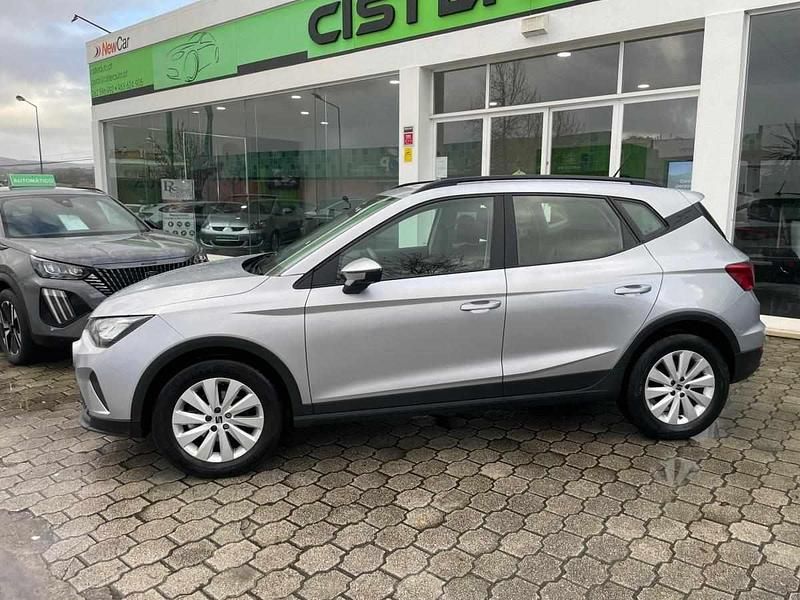 Usado Seat Arona 95 HP (69 kW) 2023 Cinzento SUV