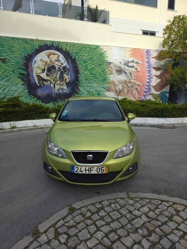 Verde Usado 2009 Seat Ibiza Citadino | € 4.500 (Bom preço) - Imagem 1/4