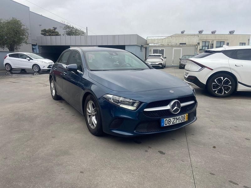 Azul Usado 2019 Mercedes A180 Progressive Sedan | € 18.500 - Imagem 1/4